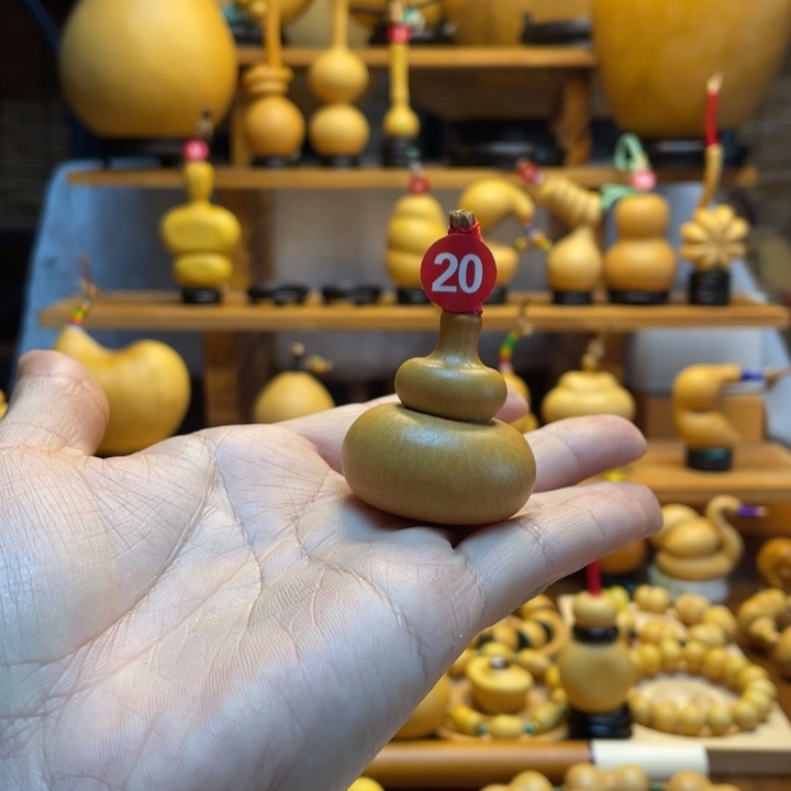 陌***一天然葫芦自然生长