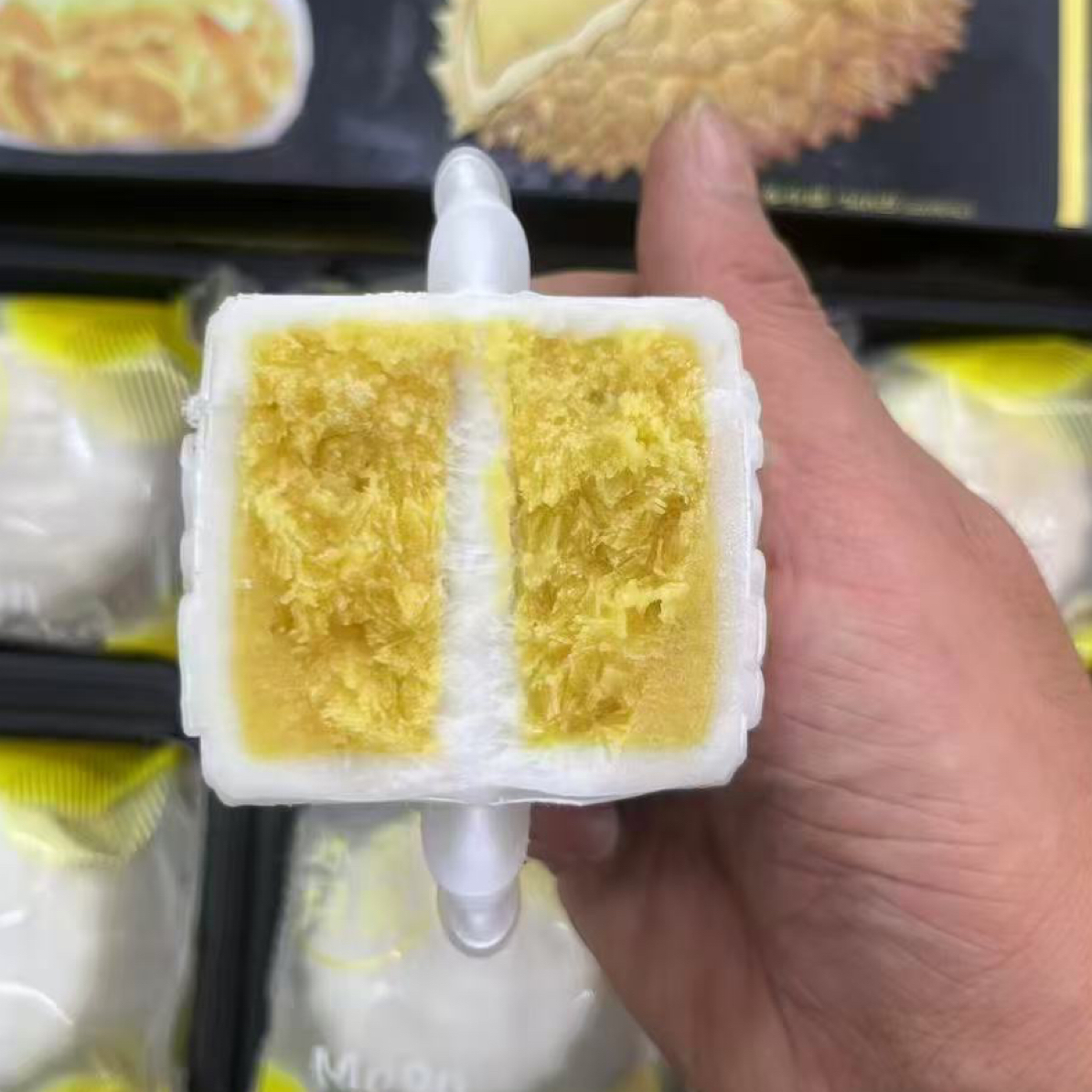 （猫山王）榴莲冰皮月饼