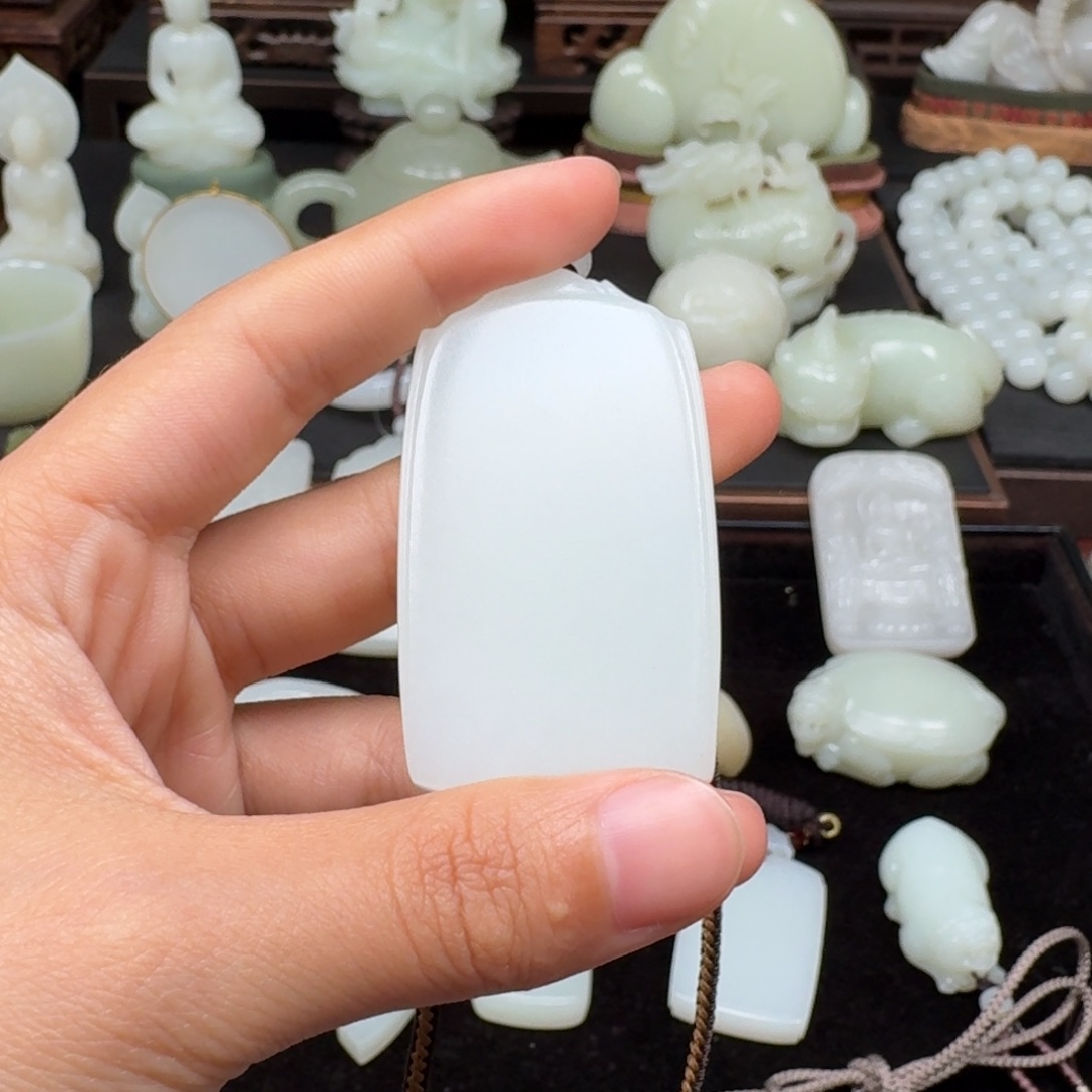 【闪购商品】和田玉未镶嵌挂件一*。