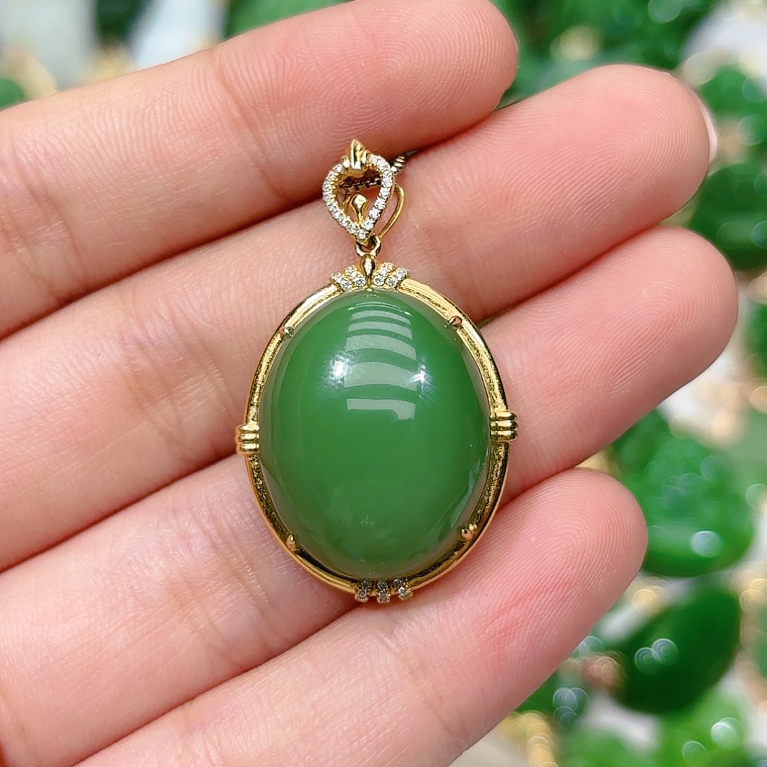 和田玉（碧玉）颈饰18K金镶嵌