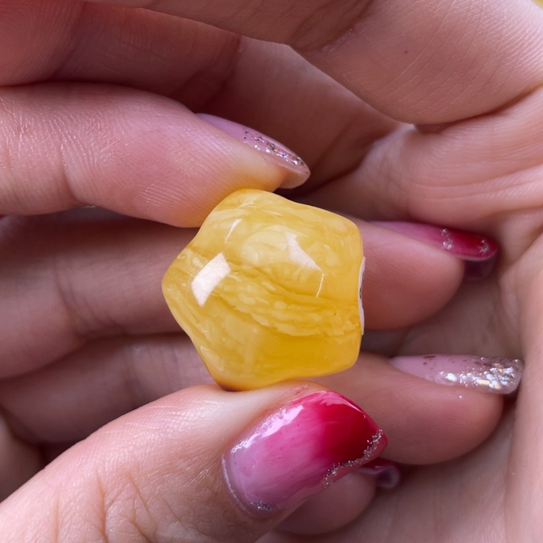 琥珀裸石未镶嵌蜜蜡