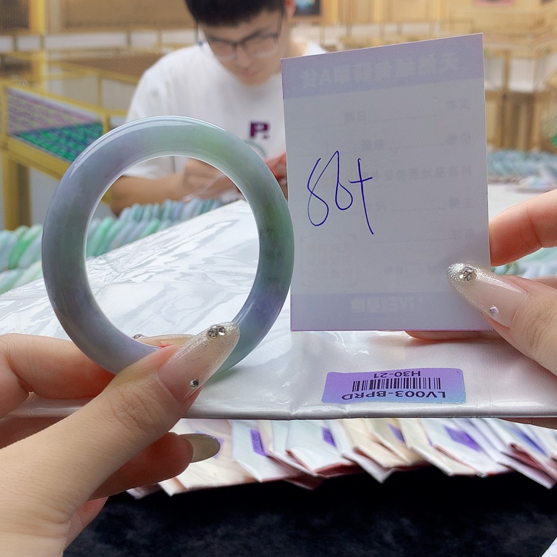 翡翠手镯未镶嵌0099……