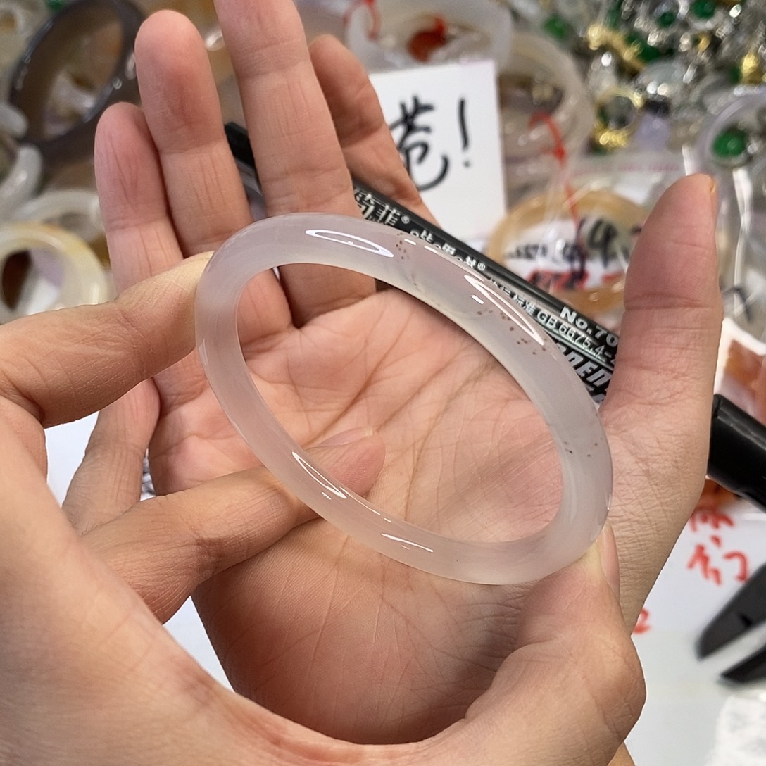 玛瑙/玉髓未镶嵌手镯A264。58.5圈