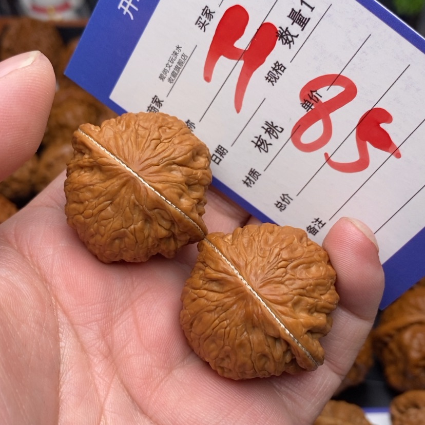 【闪购商品】文玩核桃把件?**?铁锤妹妹momo