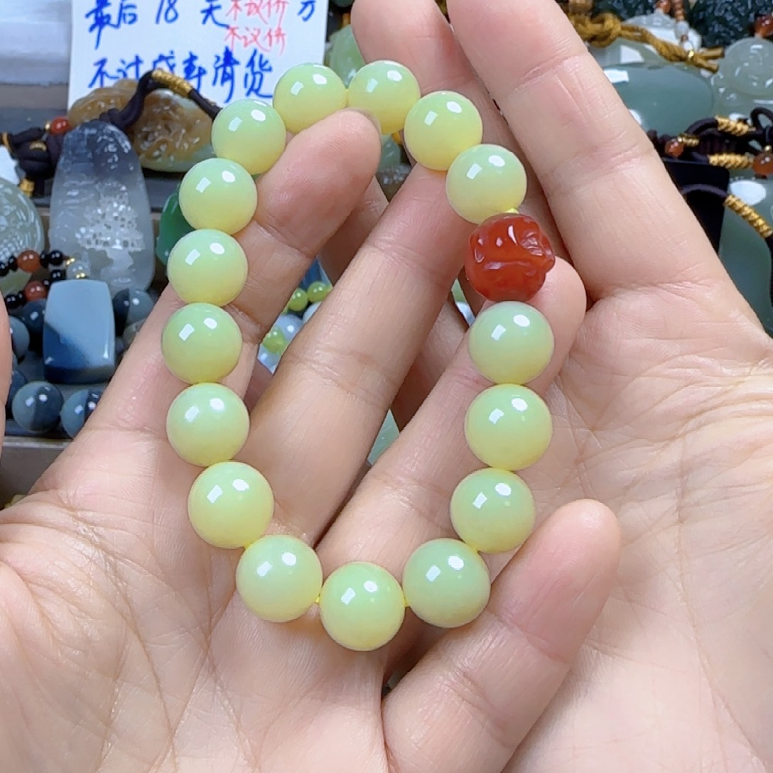 光***月和田玉未镶嵌颈饰