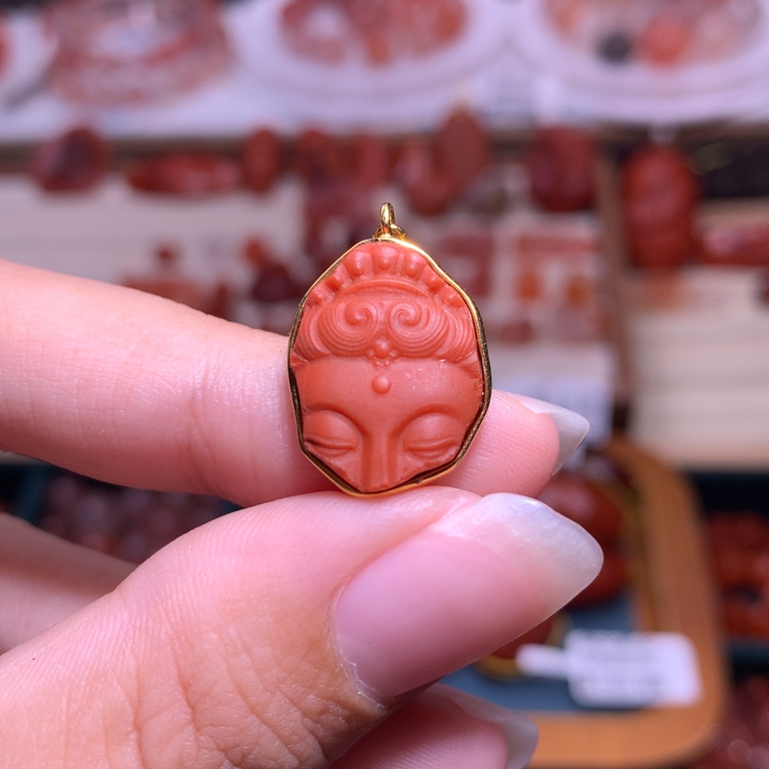 南红玛瑙未镶嵌珠宝半成品残佛