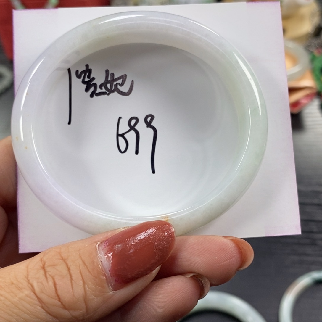 翡翠手镯未镶嵌天然翡翠