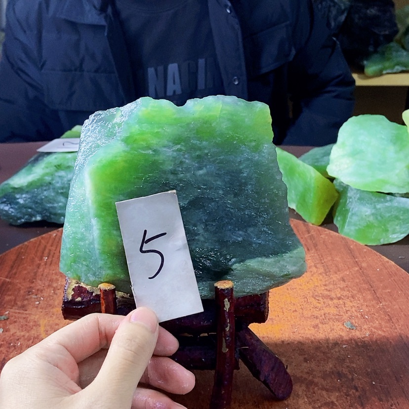 【闪购商品】蛇纹石玉岫玉原石未镶嵌莲