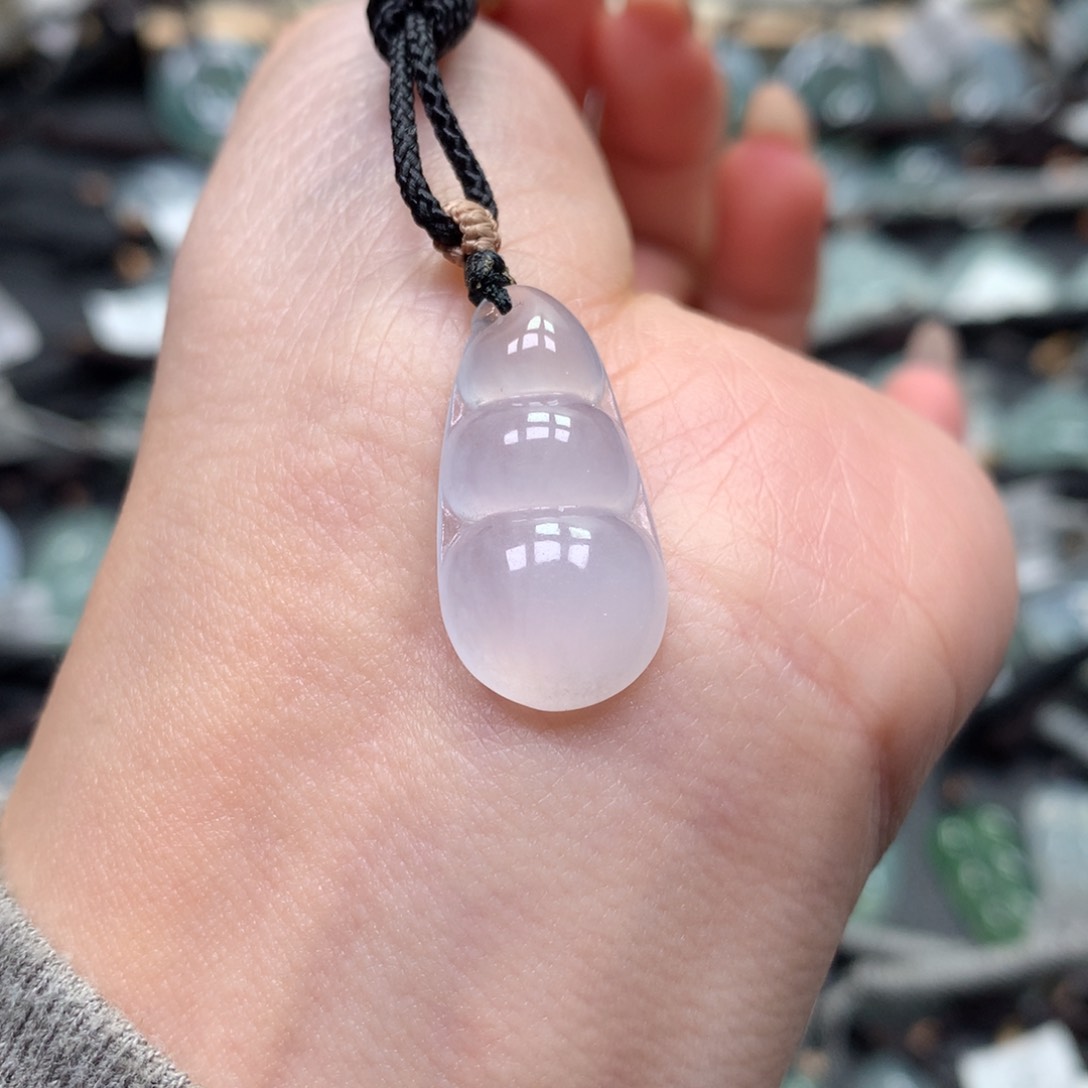 翡翠颈饰未镶嵌豆子