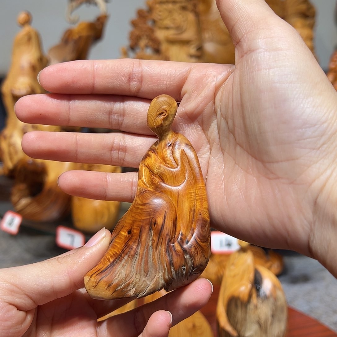 柏木（崖柏）上****n崖柏木手把件摆件