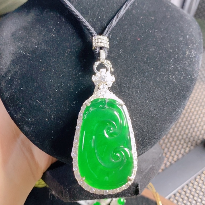 翡翠颈饰银S925镶嵌              