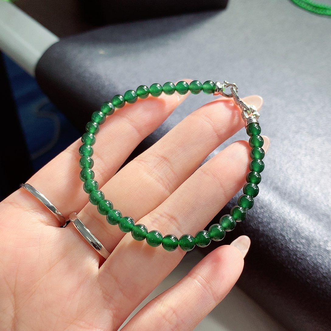 翡翠手链未镶嵌翡翠