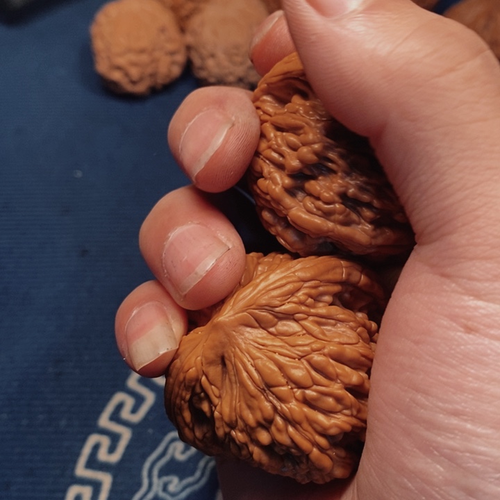 瑞***来桃核吊坠全品虎头