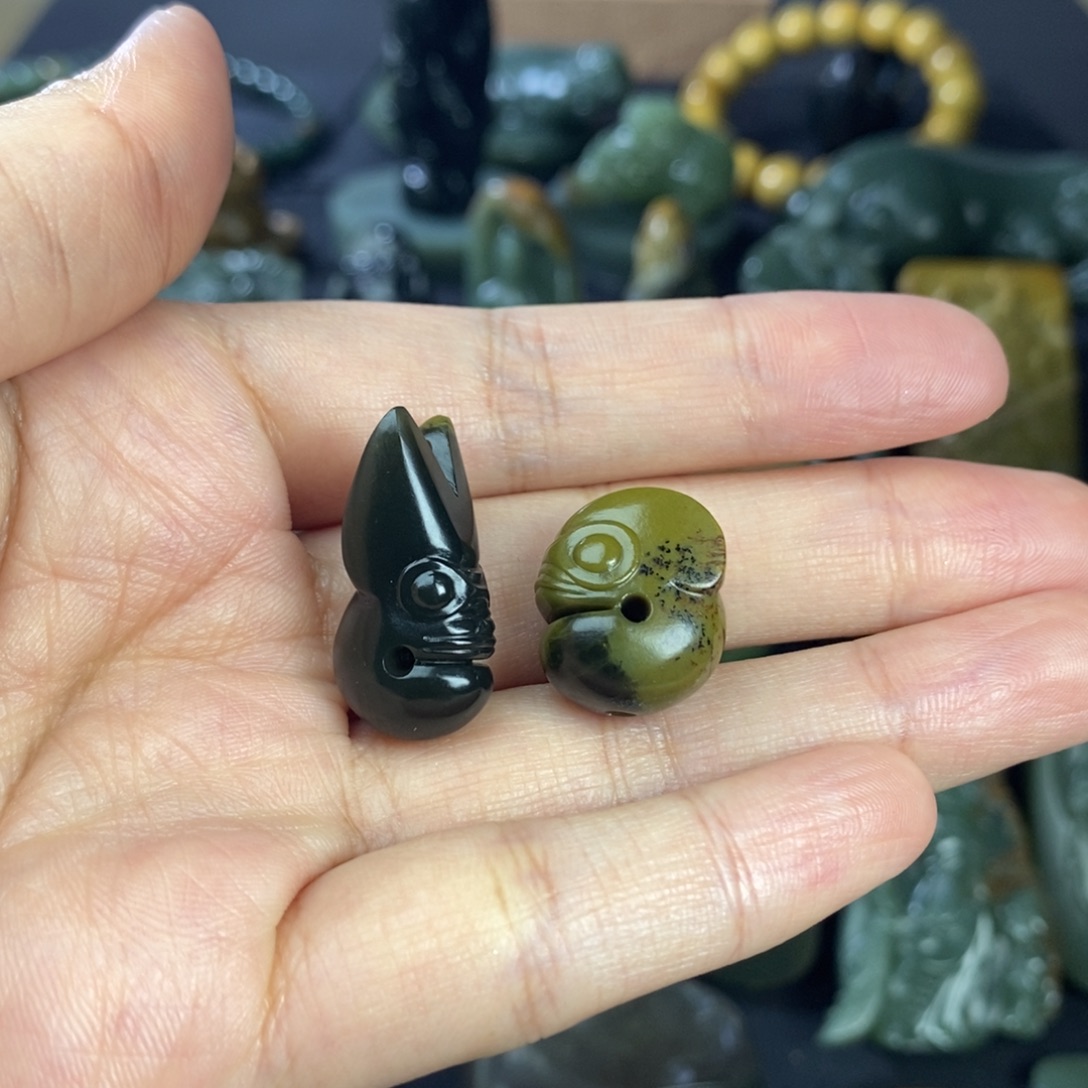 努***哈岫岩河磨玉（透闪石质玉）未镶嵌挂件