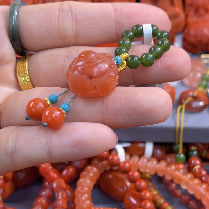 南红玛瑙多样性发一件未镶嵌把把壶滴流