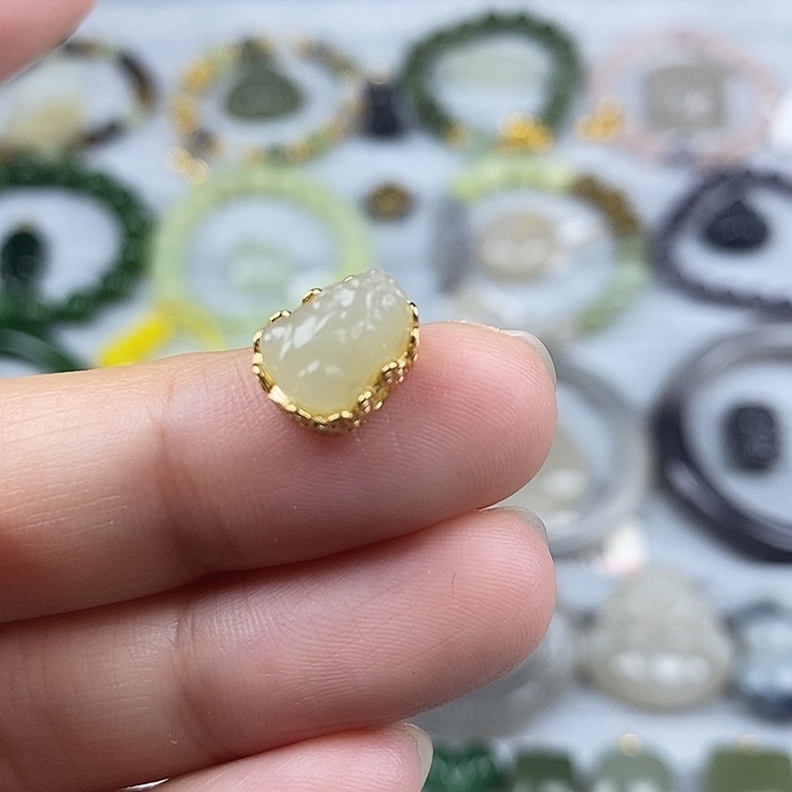 和田玉未镶嵌珠宝半成品