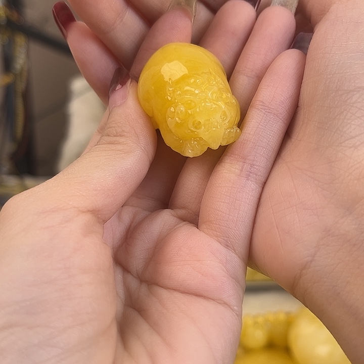 裸石琥珀未镶嵌10g鸡油黄貔貅