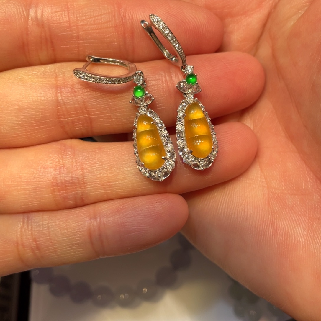 翡翠18K金镶嵌颈饰豆子