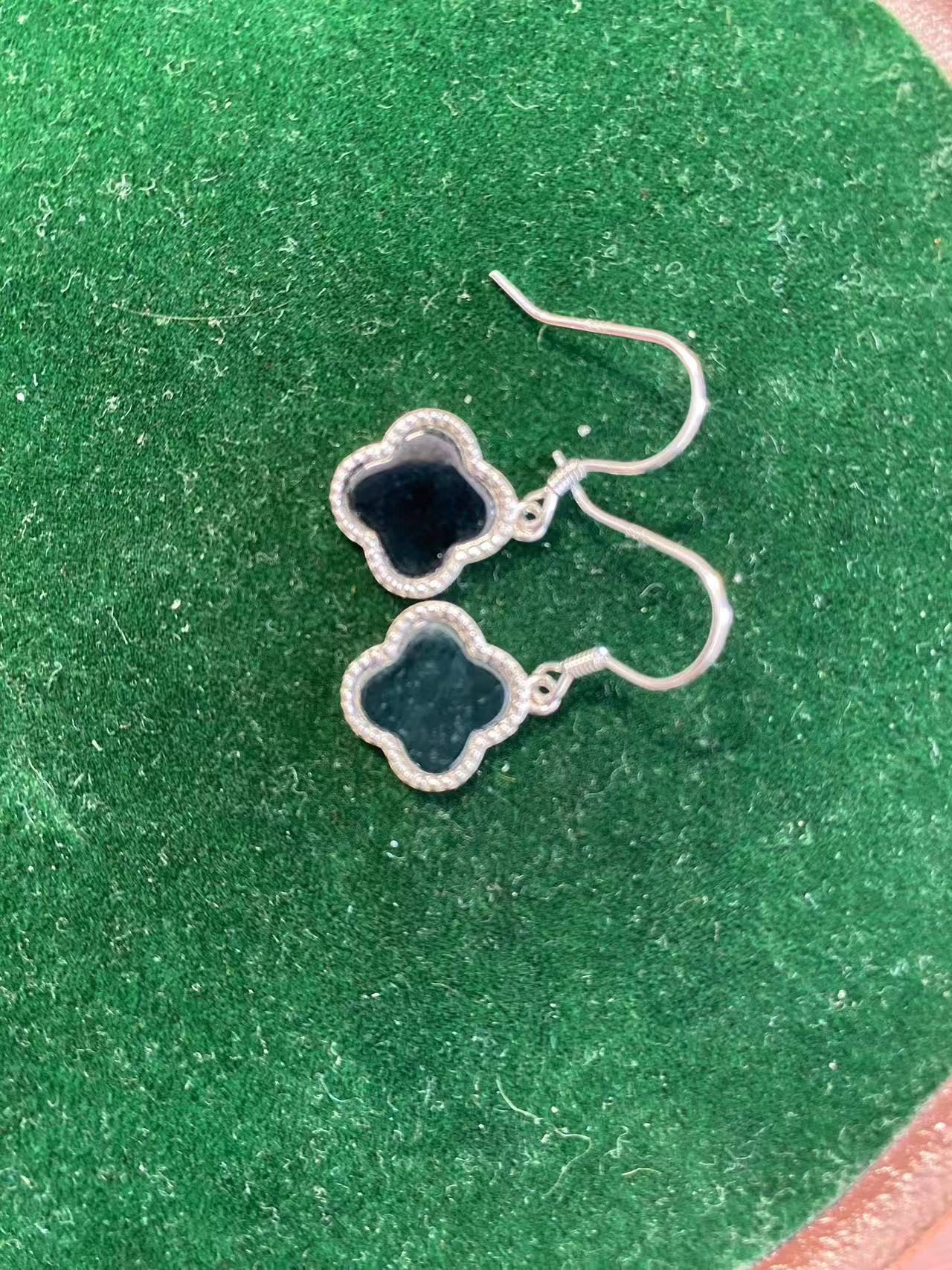 缅甸翡翠A货墨翠四叶草耳勾