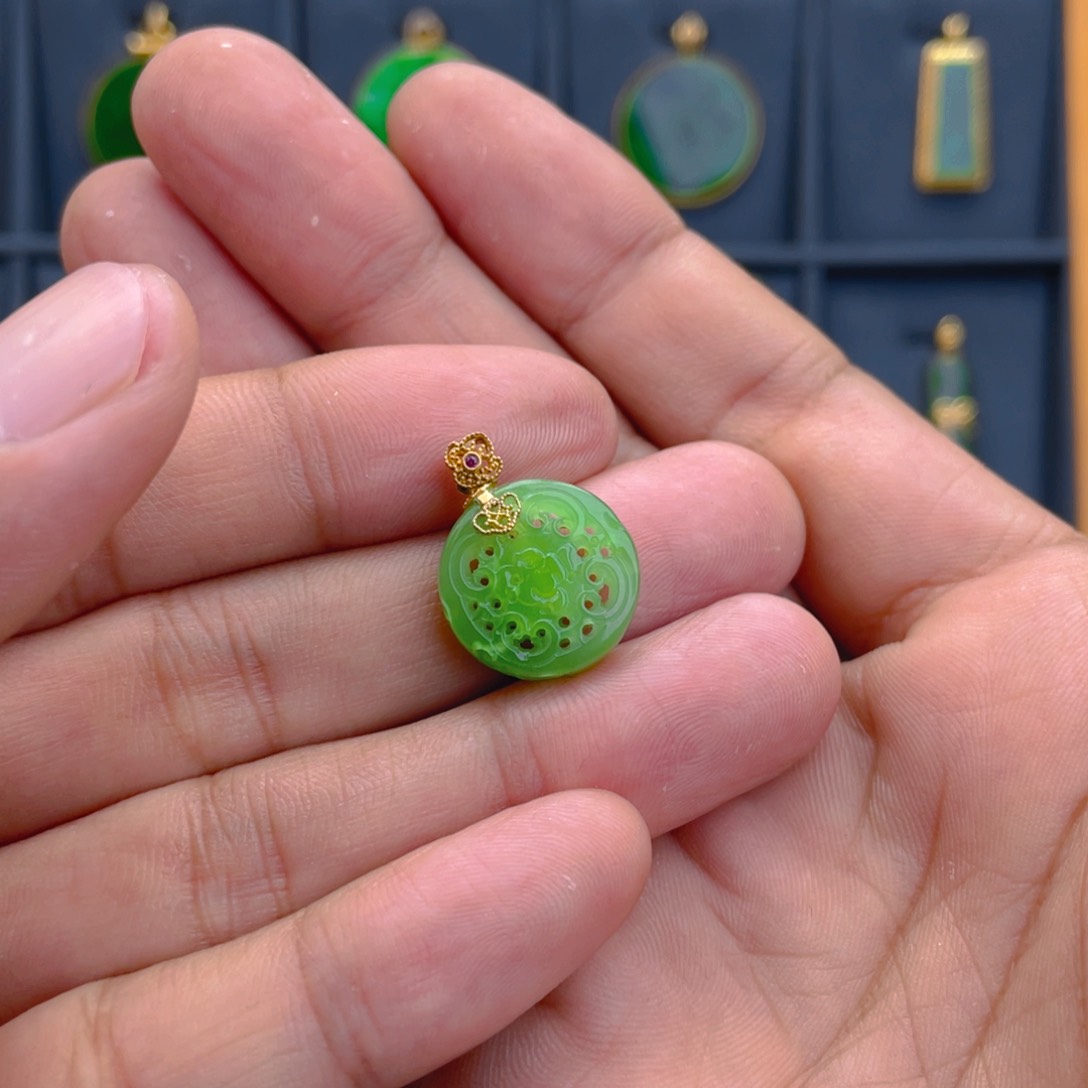 和田玉（碧玉）18K金镶嵌吊坠(不含链)香囊吊坠