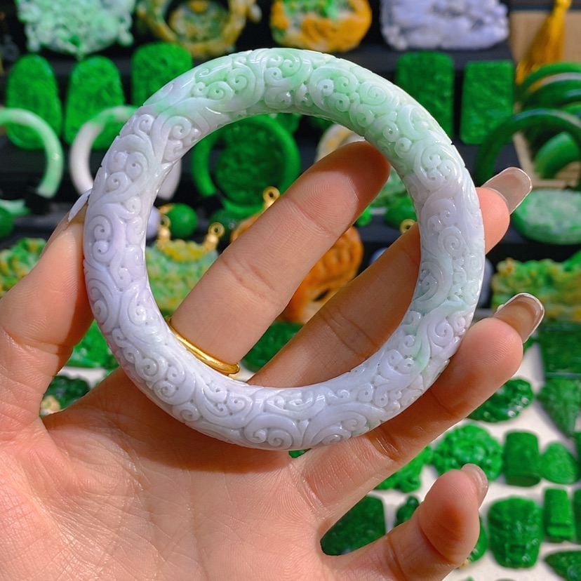【闪购商品】翡翠颈饰未镶嵌春彩手镯