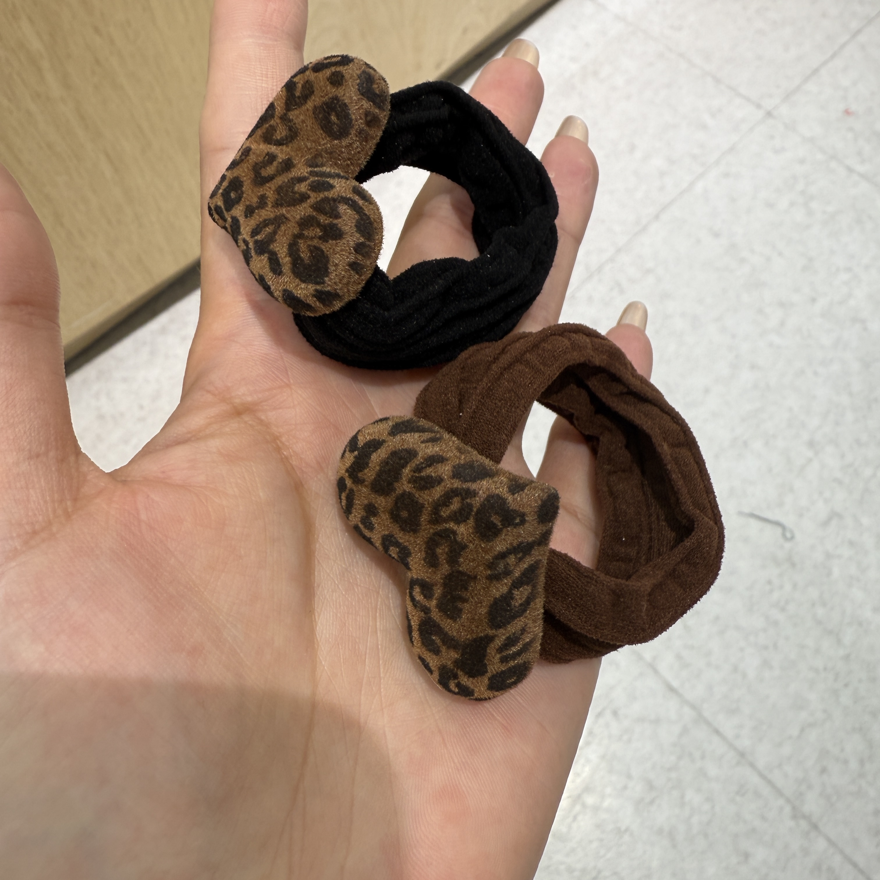 泡菜高弹 豹纹爱心发圈（不勒头皮哦）