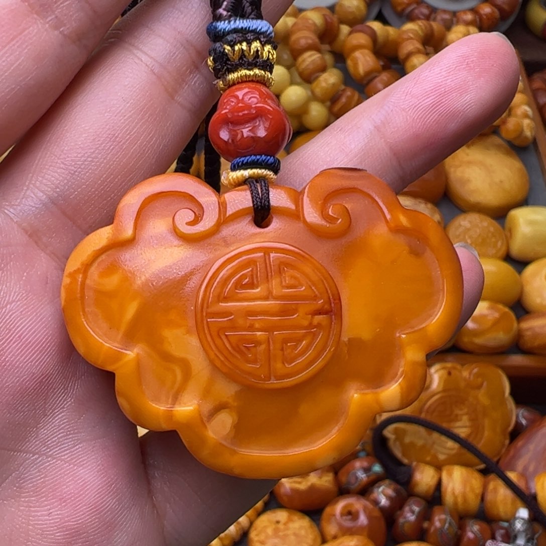 蜜蜡未镶嵌珠宝奇石如意