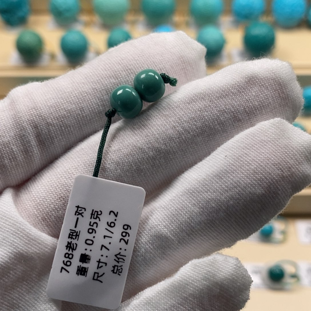 Z***z绿松石未镶嵌精品高瓷绿松石哦