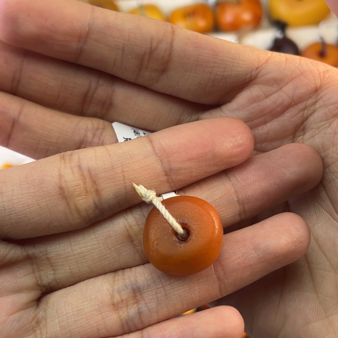 琥珀颈饰未镶嵌剑**笑
