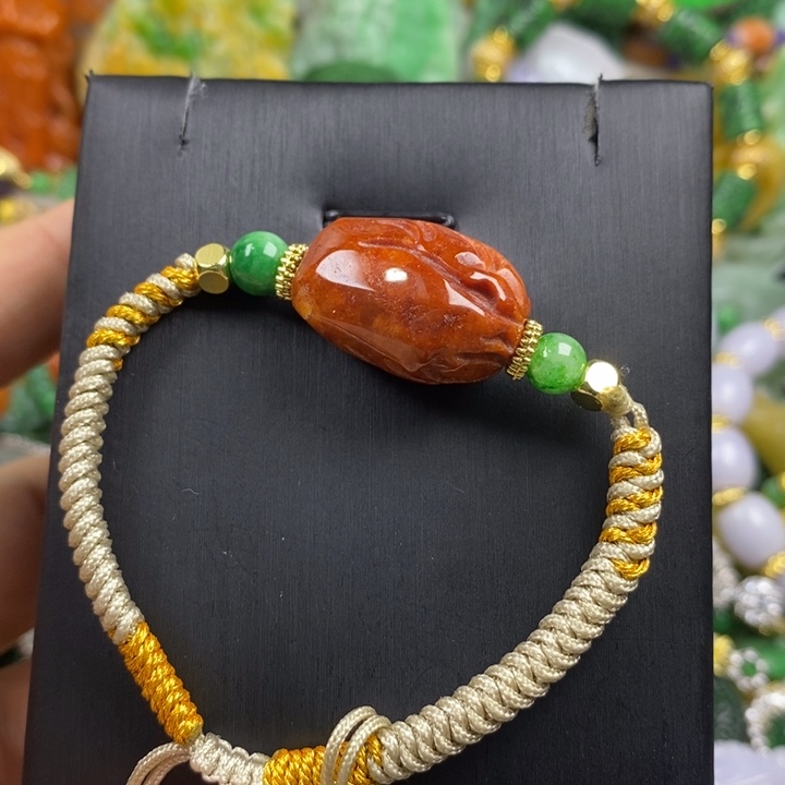 翡翠未镶嵌吊坠(赠链)