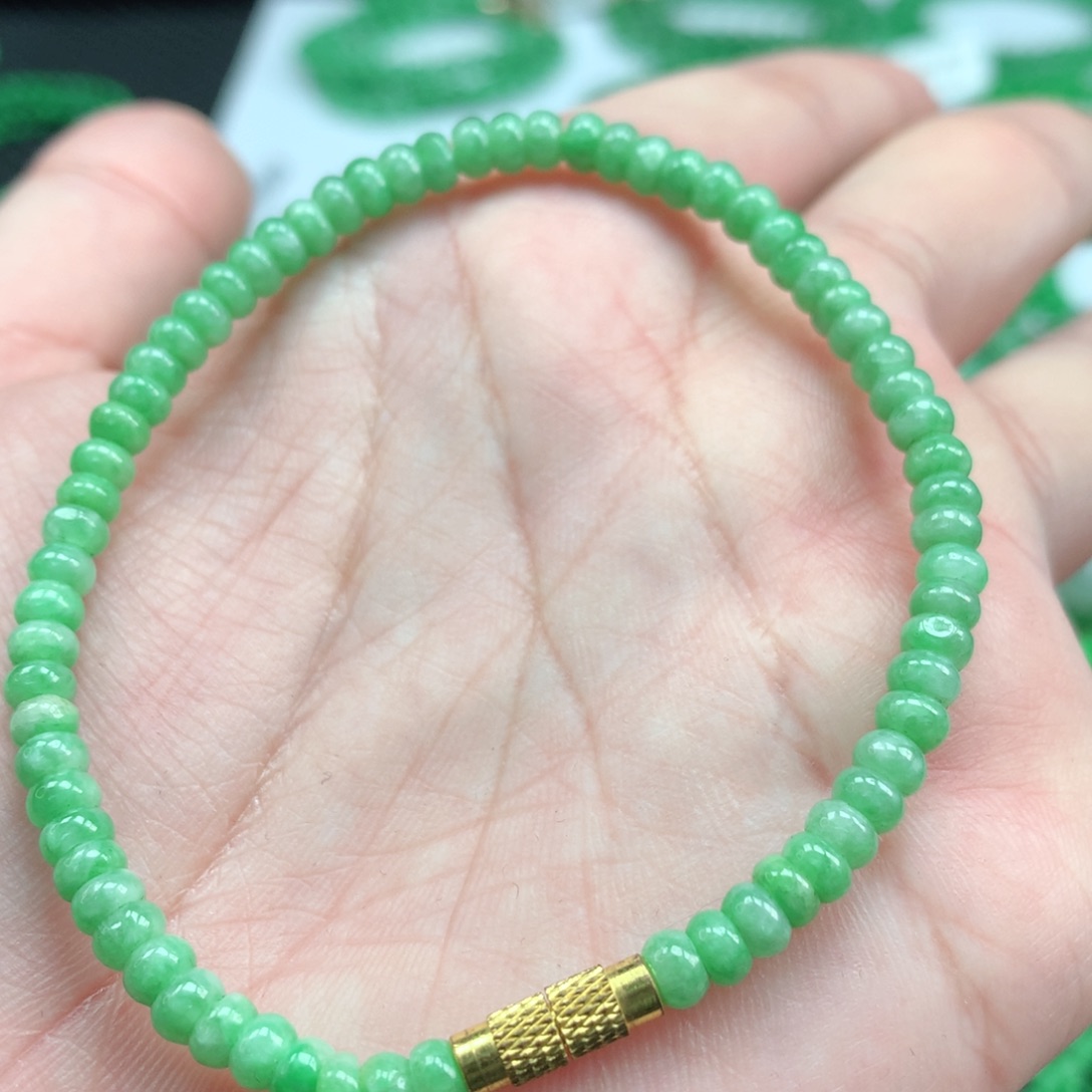 翡翠手链未镶嵌翡翠