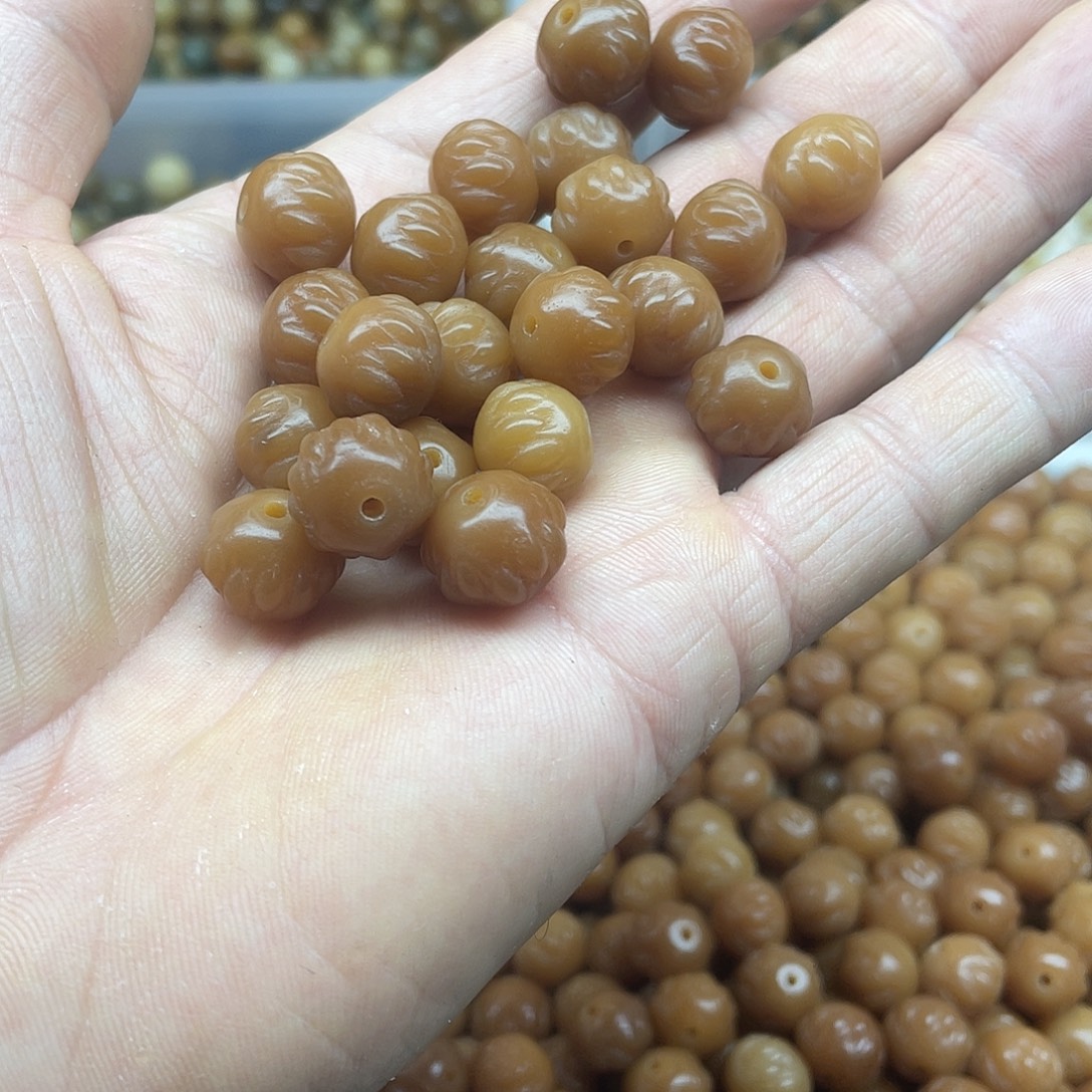 白玉菩提吊坠13雕刻吞噬40颗