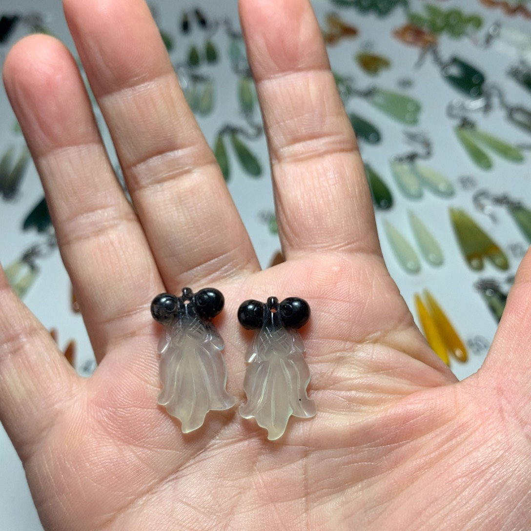 蛇纹石玉耳饰未镶嵌