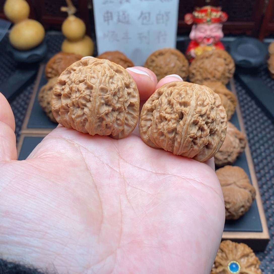 文玩核桃把件41.5尺全品白狮子