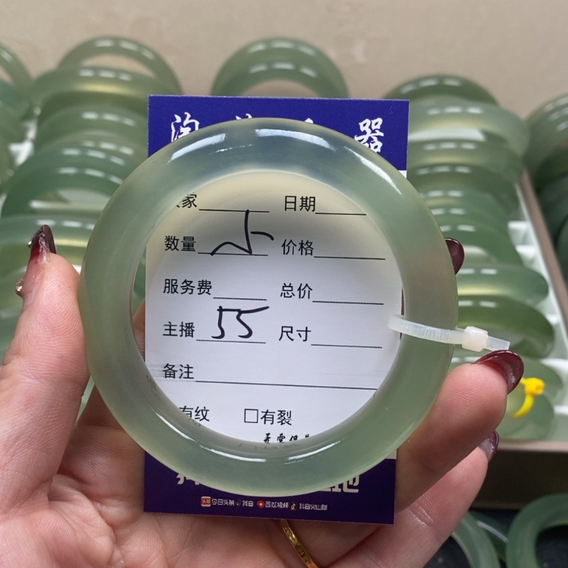 【闪购商品】蛇纹石玉手镯未镶嵌小*