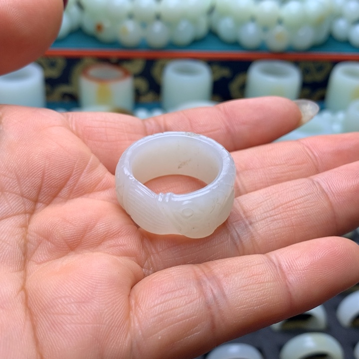 颈饰未镶嵌和田玉闫*