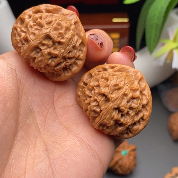 文玩核桃把件宫灯