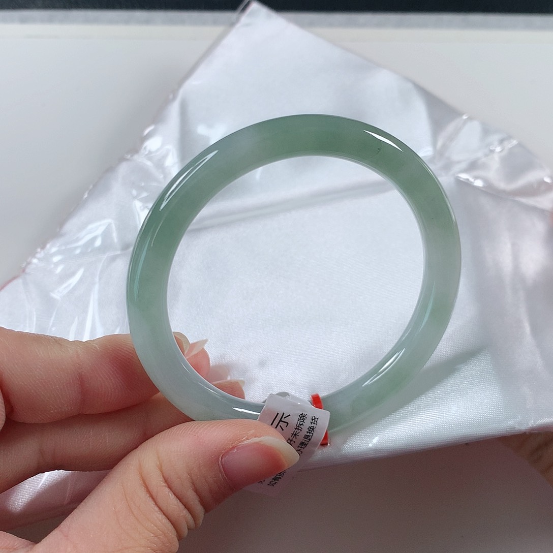 翡翠手镯未镶嵌①⑤⑦