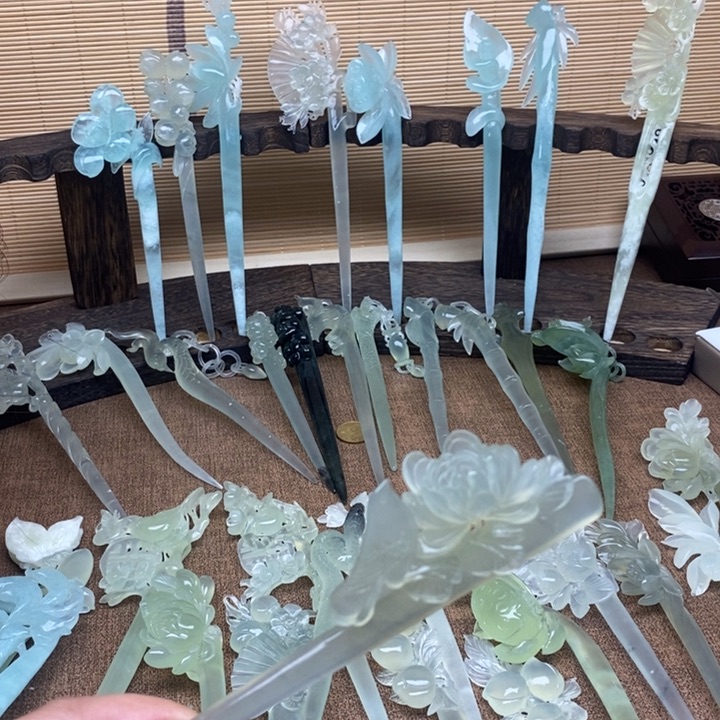 繁***头蛇纹石玉未镶嵌发簪