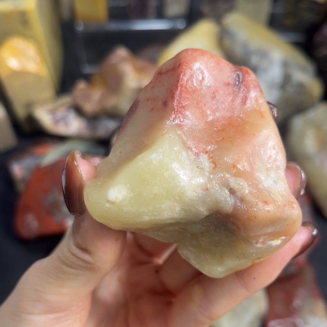 流***雨大叶紫檀（黑酸枝木类）寿山石