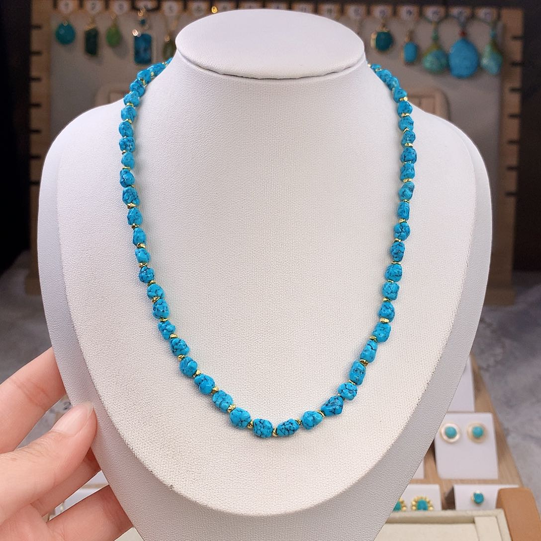 绿松石未镶嵌颈饰