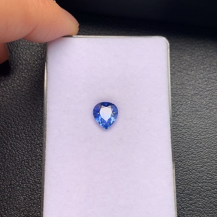 蓝宝石裸石未镶嵌