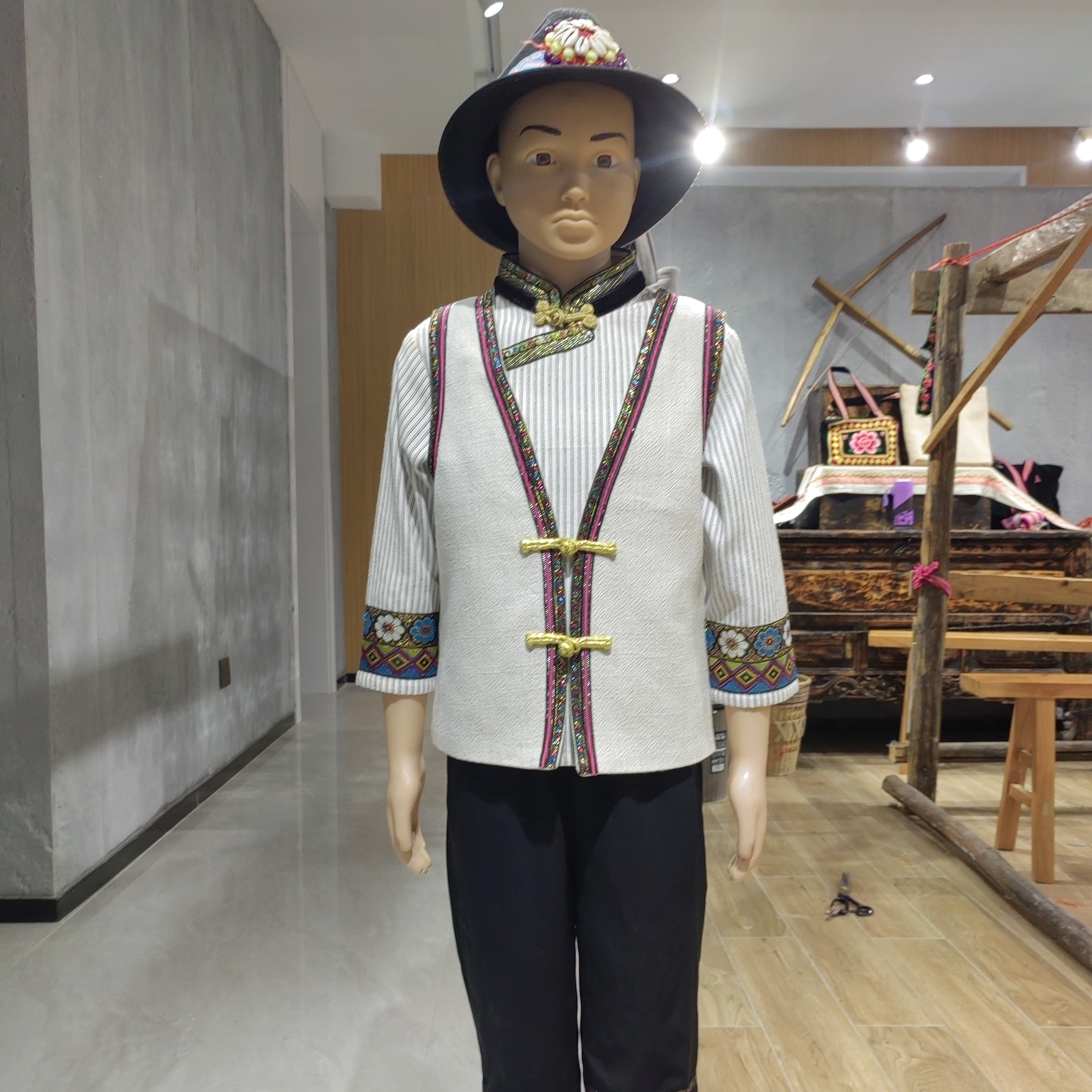 古韵傈绣，男童4件套民族服饰