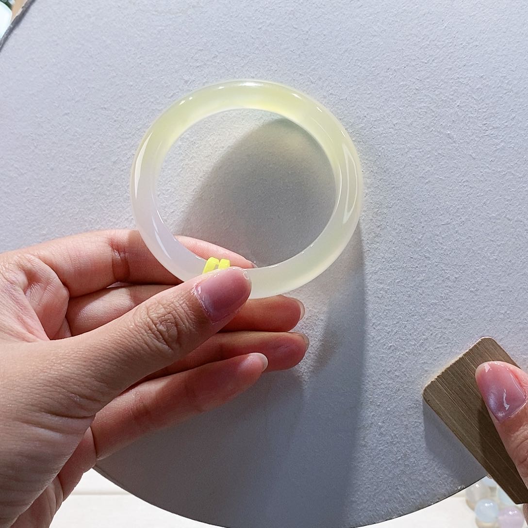 玛瑙/玉髓手镯未镶嵌53.6