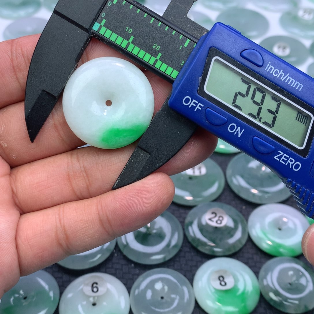 翡翠未镶嵌颈饰缅甸天然A货翡翠