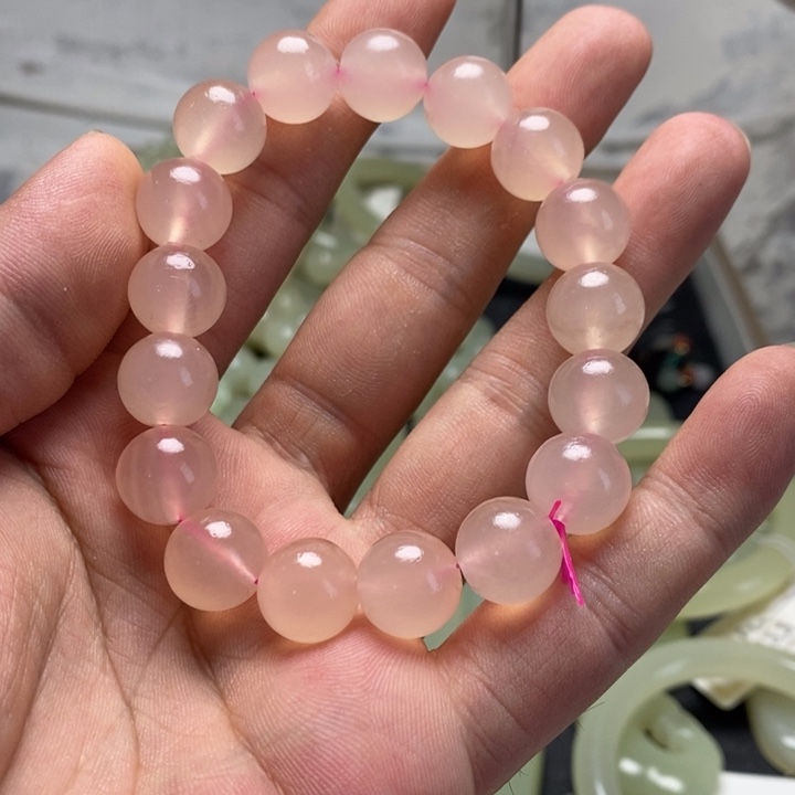 青海各尔木时尚藕粉手串