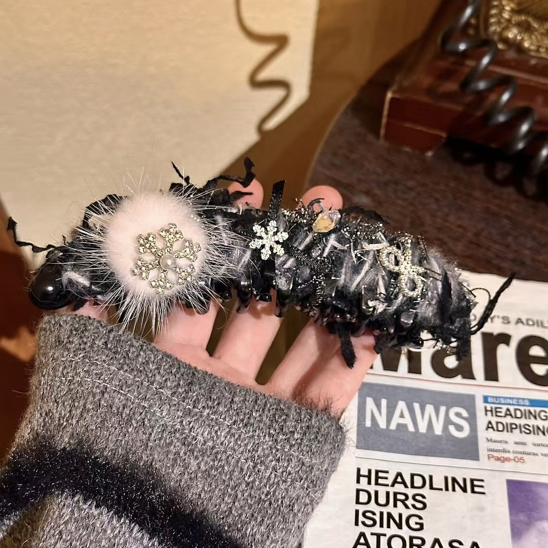 【雪花香蕉夹发夹】13公分密齿秋冬毛绒蝴蝶结竖夹高级感后脑勺Z031
