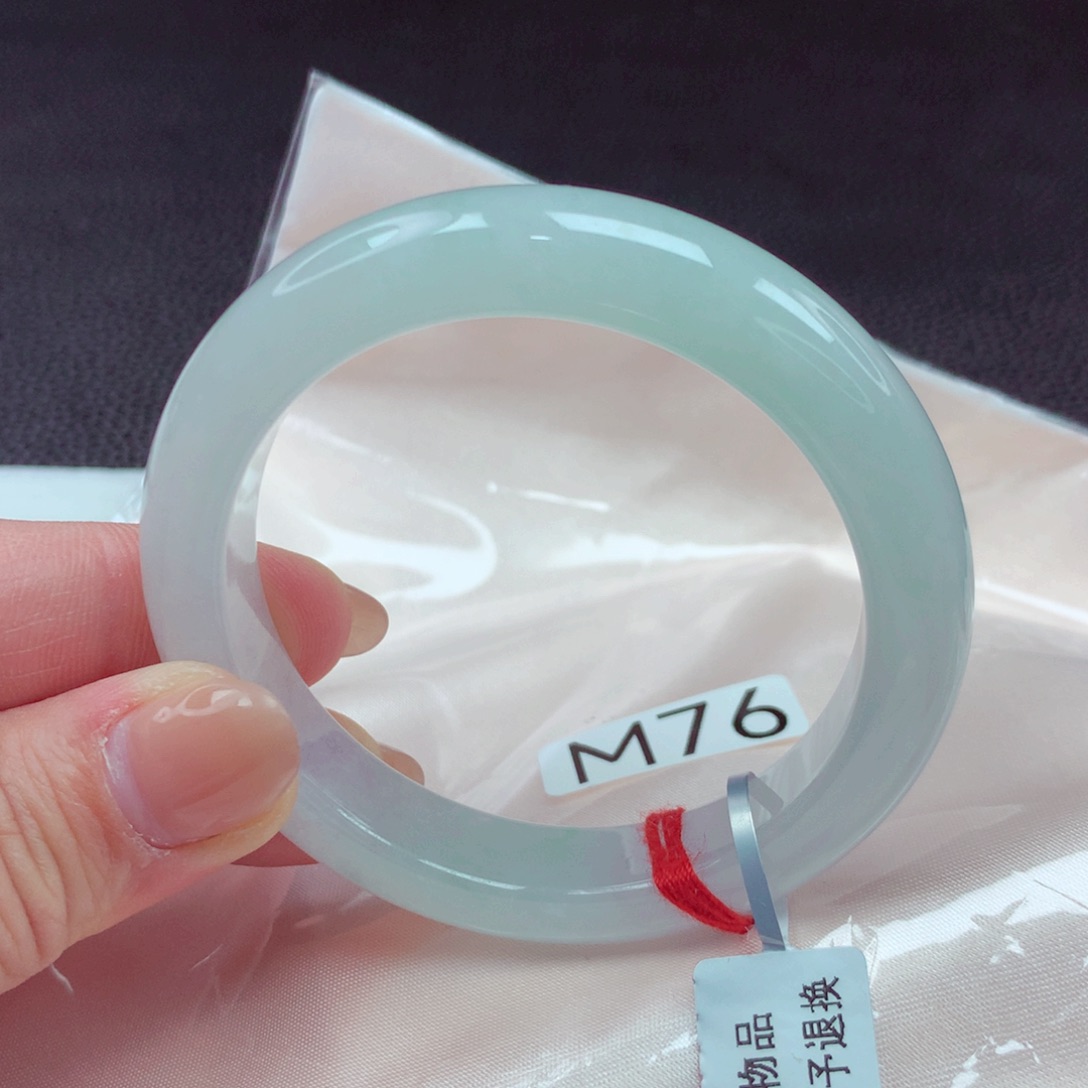 翡翠手镯未镶嵌手镯88