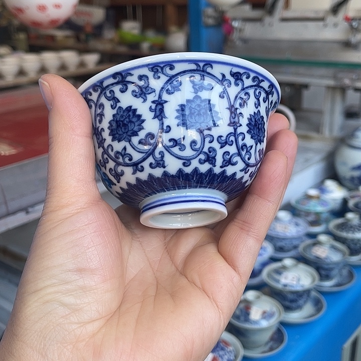 青花釉下彩杯子哈