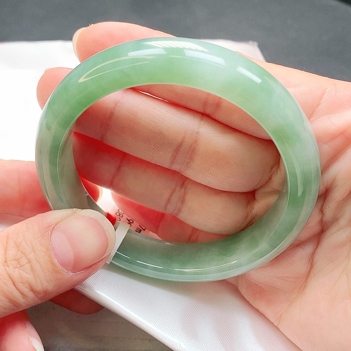 翡翠手镯未镶嵌手镯57